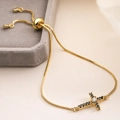 Elegante collana con croce placcata in oro 18 carati con pietre di zircone nere e cuore bianco - Croce Accento Cuore Classico (32048)