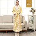 Dikke gele flanellen badjas voor dames met witte bloemtextuur en een ceintuur in de taille - M / Citroengeel Dames