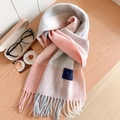Écharpe 100% laine à carreaux rose et gris avec franges et étiquette sur table bois - Standard Anglais-33# Pamplemousse Rose Gris