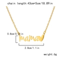 Vista detallada del collar Mama con dimensiones de cadena de 43cm e información de peso - Mama Corazón Dorado