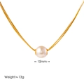 Dettaglio collana con pendente perla da 15mm con dimensioni e specifiche di peso di 13g - Catena a Doppio Strato / Oro + Perla Bianca