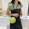 Mini-Kugel-Handtasche aus Acryl mit grünem Marmormuster und goldenem Ringgriff - Grün