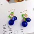Boucles d'oreilles dorées avec perles baies bleues et feuilles vertes sur carte - 115# Or-Bleu-Vert (Boucles d'Oreilles Pendantes Baies)