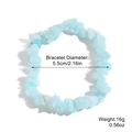 Boho-Stretch-Armband aus hellblauen Natursteinen mit Maß- und Gewichtsinformationen - Aquamarin Imitat Elastisch