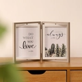 Drehbarer Doppel-Bilderrahmen aus hellem Holz für Fotos im Format 12,7 x 17,8 cm - 5 Zoll - Rotierender Faltstil / Hellgrau