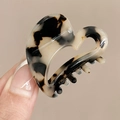 Chic heart-shaped tortoiseshell acetate hair clip with premium spring-loaded clasp - Length approx. 4cm / 2024 New: Light Tortoiseshell