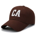 Casquette de baseball en coton marron foncé avec broderie blanche CA de style collège - Réglable / Café