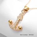 Collana da donna con ciondolo ad ancora placcato in oro e zirconi bianchi su catena fine - Stile Ancora (N0142G)
