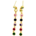 Detalle de pendientes largos de borla con piedras de circonita multicolor y baño de oro - Redondo Multicolor (C3)