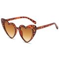 Retro heart-shaped sunglasses with leopard print frames and gradient brown lenses - Leopard Frame / Tea Lens