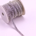 Drierijige zilveren strass-ketting op rol voor DIY-sieraden en naaiprojecten - 1 Yard/Pak / Zilveren basis Wit+Wit