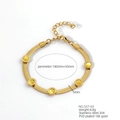 Dettaglio catena serpente in acciaio placcato oro 18K con cinque pietre gialle tonde - Giallo