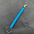 Portachiavi a molla blu in plastica con bobina flessibile e chiusura in metallo - Anello 25mm / Blu Lago