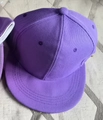 Cappellino da baseball viola a tesa piatta con cuciture dettagliate e resistente tessuto in cotone - Regolabile / Viola Chiaro