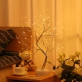 Lámpara LED bonsái con luz amarilla cálida y ramas plateadas sobre una base blanca - 108L Rama Plateada Luz Cálida (Doble Uso)