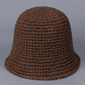 Detailansicht des dunkelbraunen Strohhut-Fischers mit feiner Flechtstruktur und Textur - M (56-58cm) / Kaffeebraun
