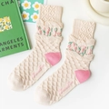 Calze color crema con ricamo a tulipano rosa, maglia a rombi e bordi con volant - Beige Argyle Tulipano