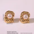 Vintage style gold-plated stainless steel stud earrings with large white pearl insets - Irregular Wavy Artificial Pearl (FYD6107-white)