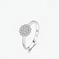 Eleganter S925 Sterling Silber Ring mit funkelndem Zirkonia-Blütencluster-Design - US 5 / Silber