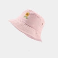 Dettaglio di cappello a secchiello rosa con ricamo di girasole e occhiello in metallo - M (56-58cm) / Rosa
