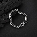 Pulsera de cadena cubana para hombre en acero inoxidable plateado sobre roca oscura - 5mm / 9 pulgadas / Color Acero
