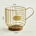 Goldener Kaffeekapsel-Aufbewahrungskorb aus Metall mit Holzsockel und COFFEE-Logo - Gold