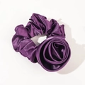 Chouchou de luxe en satin violet foncé avec grande fleur de rose faite à la main - Violet foncé