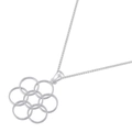 Dettaglio del ciondolo a cerchi intrecciati in argento con catena metallica fine - Cerchi intrecciati cavi / Stile A Argento