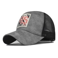 Détail du tissu gris vieilli et du mesh noir respirant sur cette casquette New York - Réglable / Gris