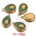 Edelstahl-Avocado-Anhänger mit 18K Goldbeschichtung und grünem Emaille, Größe 10x17mm - Grün