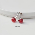 Détail du pendentif cerise 26x28mm en résine rouge et métal argenté pour bijoux DIY - Tige Argentée Cerise Rouge Vin
