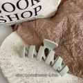 Matte grey-green 9.5cm square hair claw clip in a minimalist geometric design - Pale Green Matte(FJ090)