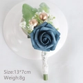 Dunkelblaue Rosen-Ansteckblume mit Goldperlen und weißer Spitze für den Bräutigam - Dunstblau