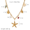 Detalle de collar océano dorado con colgantes de estrella de mar, concha y medidas - Estilo de Estrella de Mar Concha Grava (TN3510)