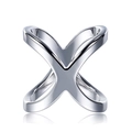 Elegante zilveren X-kruis sjaalring en gesp met een hooggepolijste spiegelende afwerking - M / Zilver