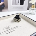 Pinza para el pelo con flor negra elegante y diamantes de imitación en bandeja - Flor Negra + Diamantes de Imitación Blancos