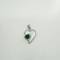 18K vergulde hartvormige hanger met wit parelmoer en groene edelsteen - Hart - Zilver (Witte Parelmoer)
