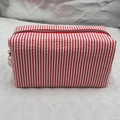 Seersucker Kosmetiktasche mit rot-weißen Streifen und robustem Metall-Reißverschluss - Rote Streifen