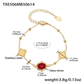 Detalle de pulsera de cuentas de acero inoxidable dorado con piedra roja y tréboles - TXE506-Pulsera Dorada con Piedra Roja Facetada (15+5cm)