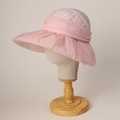 Elegant pink mesh sun hat with wide pleated brim for women, stylish summer beach sun protection - M (56-58cm) / Pink