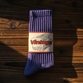 Chaussettes rétro en coton épais violet pour hommes et femmes sur bois sombre - Taille Unique / Violet Chrysanthème