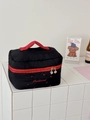 Gesteppte schwarze Kosmetiktasche mit roten Herzen und herzförmigen Metall-Reißverschlüssen - Rot & Schwarz