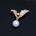 Elegant gold-tone alloy brooch with sparkling rhinestones and a white hanging pearl - Bird Pearl Gold