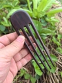 Peigne à cheveux artisanal en bois de santal brun foncé avec grain de bois naturel - Quatre Broches Ébène 【15.5*4.3cm】