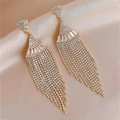 Elegante goldfarbene Fächer-Ohrhänger mit funkelnden weißen Zirkonia-Diamanten - Goldfarbene Eingelegte Zirkon Quastenohrringe