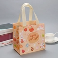 Sac cadeau de Pâques en non-tissé beige avec motifs d'oeufs et de lapins - XH32-Horizontal