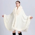 Eleganter weißer Kunstkaninchenfell-Schal Poncho mit Strickjacke-Design für Wintermode - Weiß