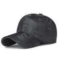 Verstellbare Baseballkappe in Schwarz-Camouflage mit Metallemblem und Mesh-Einsätzen - Verstellbar / Dunkelgrau
