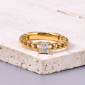 Anello a catena placcato oro 18 carati con zircone quadrato su base in pietra - US 7 / Oro 18K