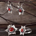 Parure bijoux vintage en argent avec pierres rouges sur branche incluant bague et boucles - Parure de bijoux (Boucles d'oreilles+Bague+Pendentif) / Rouge